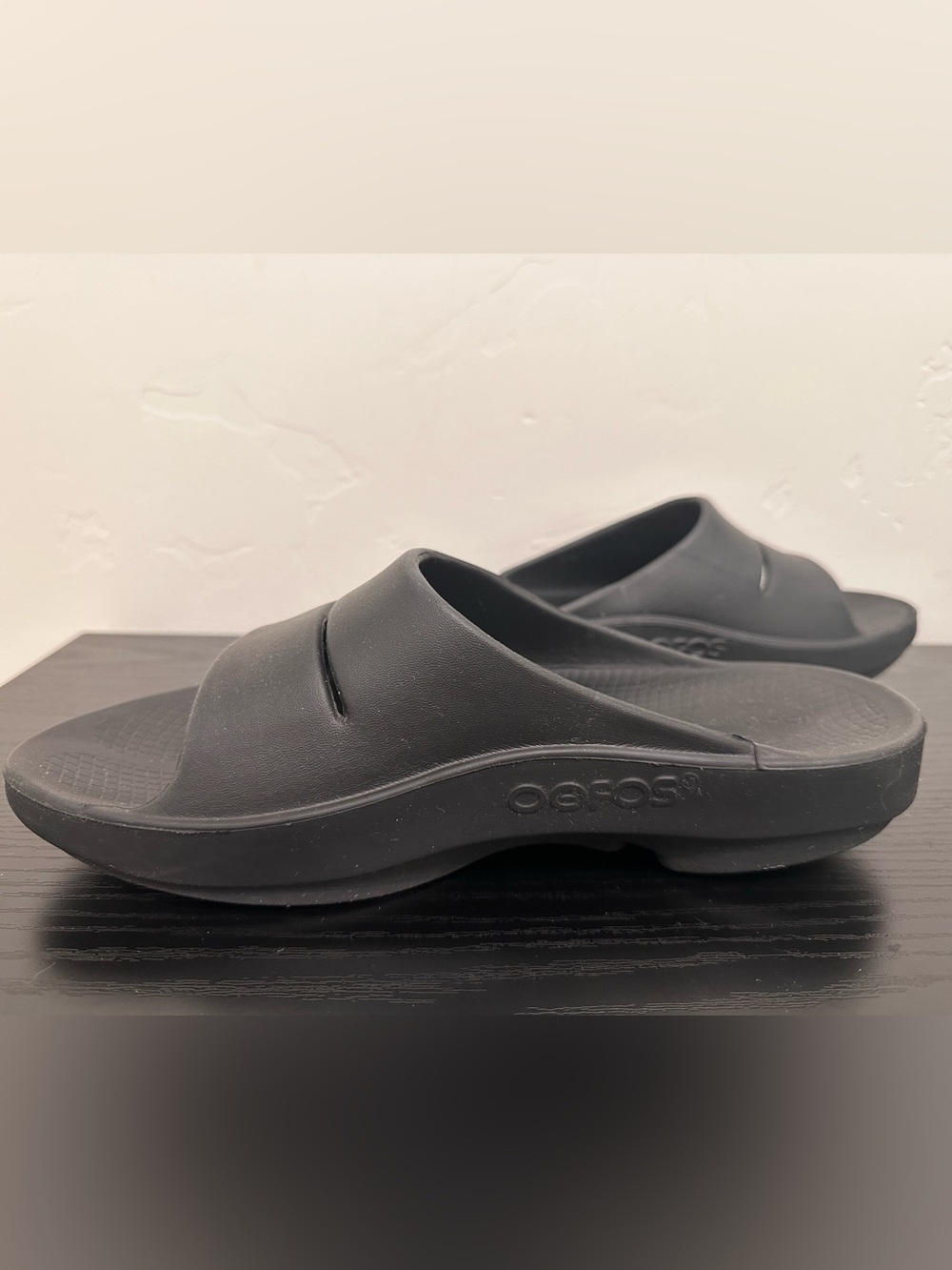 Oofos OOahh Men’s Recovery Slide - Black